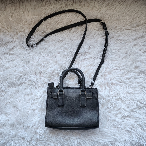 Michael Kors Black and White Crossbody Bag with Sophisticated Design - Picture 6 of 7